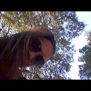 Meet your Posher, Felicia